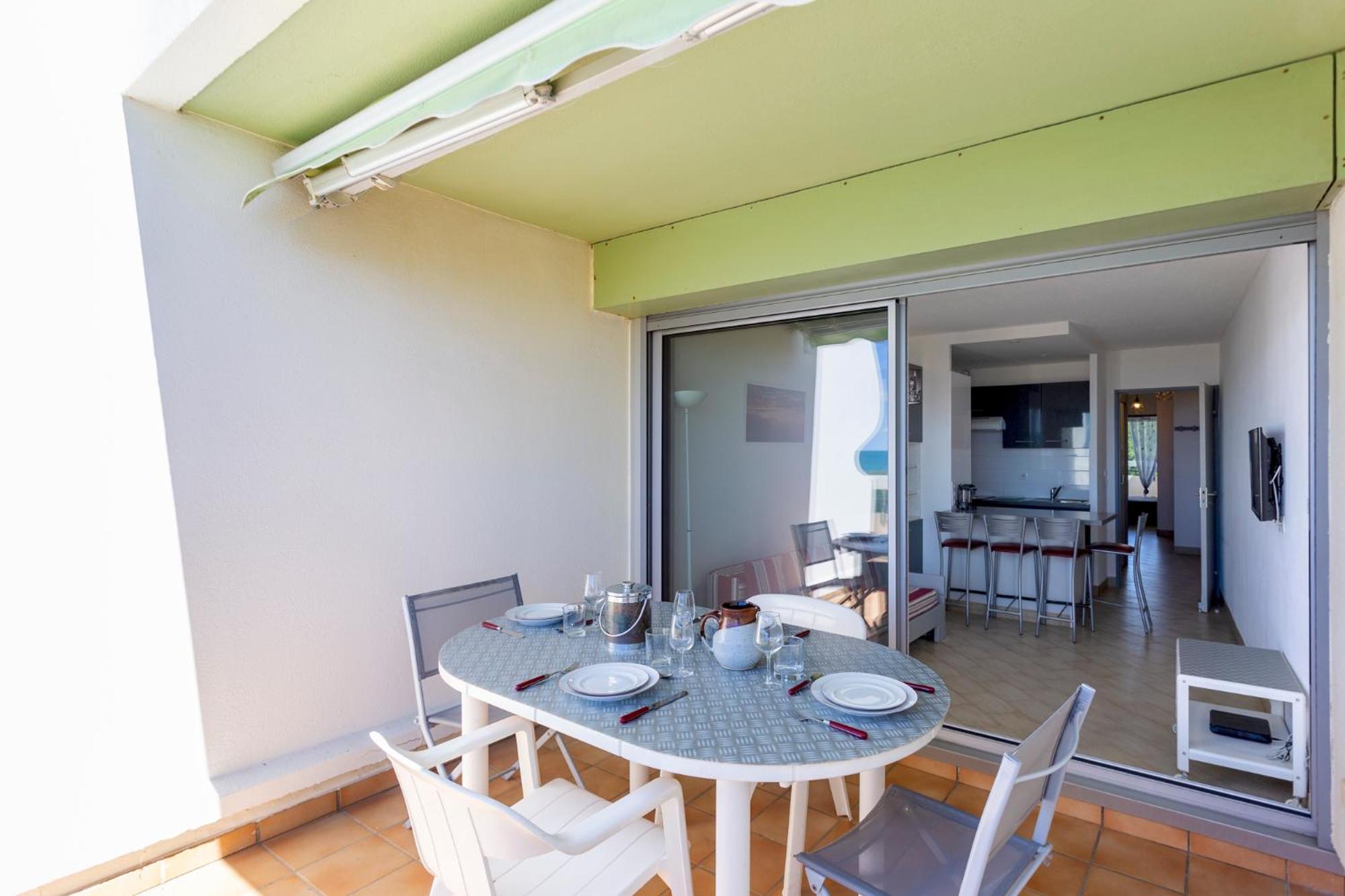 Chez Fabienne - Superbe Appartement Avec Vue Sur La Mer Et Parking Ла Гранде-Моте Екстериор снимка