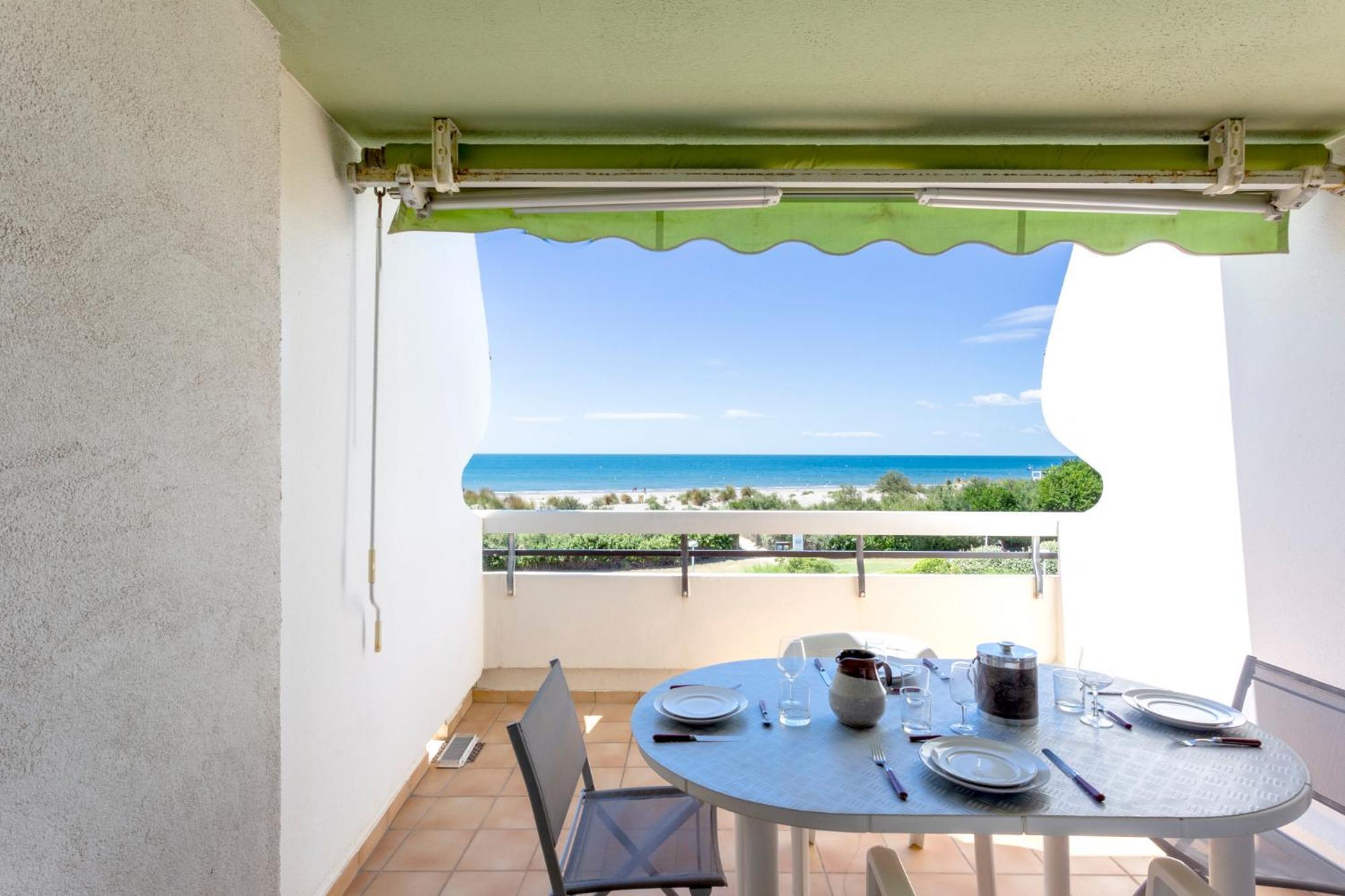 Chez Fabienne - Superbe Appartement Avec Vue Sur La Mer Et Parking Ла Гранде-Моте Екстериор снимка