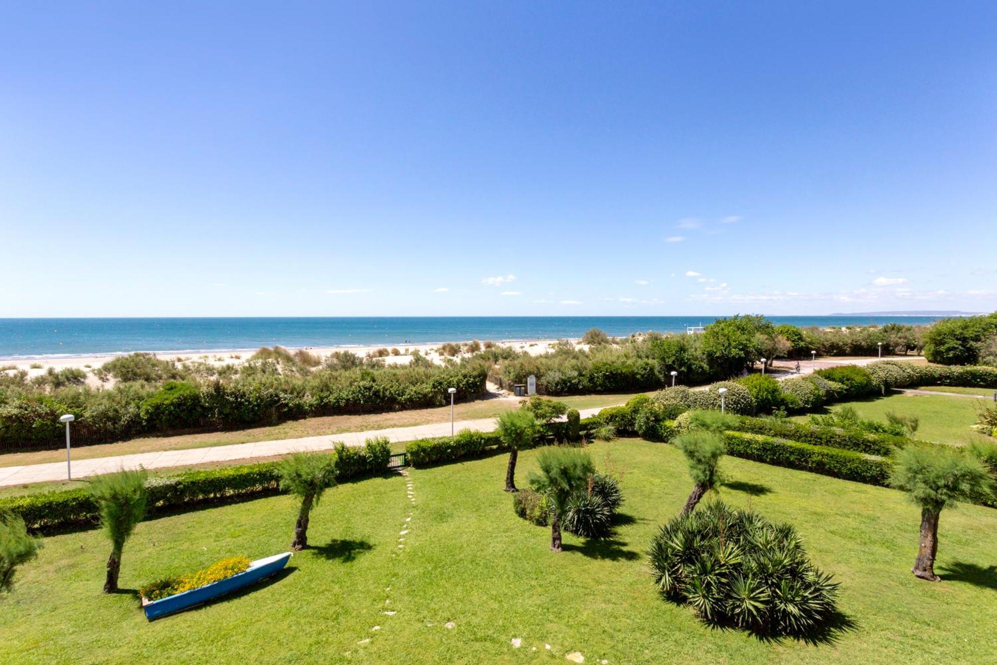 Chez Fabienne - Superbe Appartement Avec Vue Sur La Mer Et Parking Ла Гранде-Моте Екстериор снимка